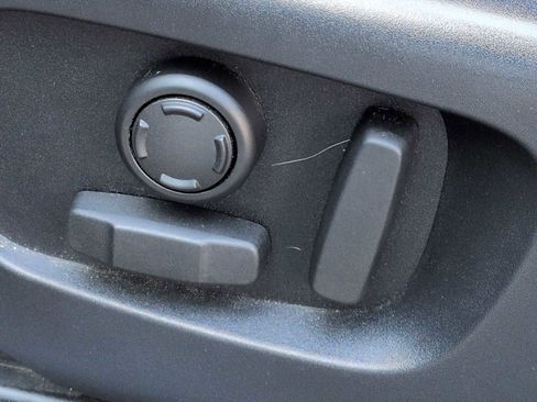 Used 2020 Land Rover Range Rover Evoque SE image 17