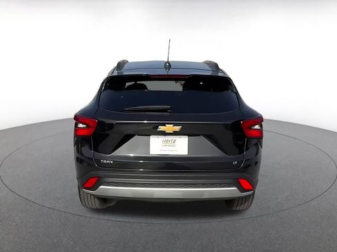 Used 2025 Chevrolet Trax LT image 10