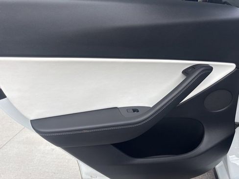 Used 2021 Tesla Model Y Performance image 19
