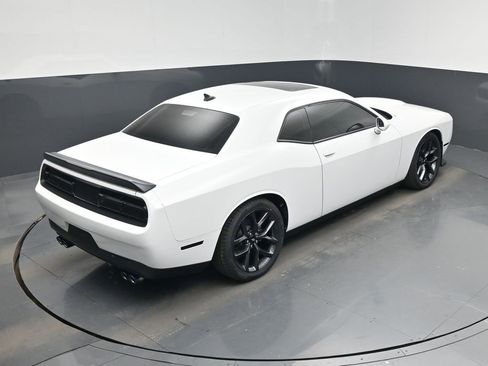 Used 2019 Dodge Challenger R/T w/ Plus Package image 36