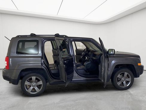 Used 2015 Jeep Patriot High Altitude AWD/4WD image 40