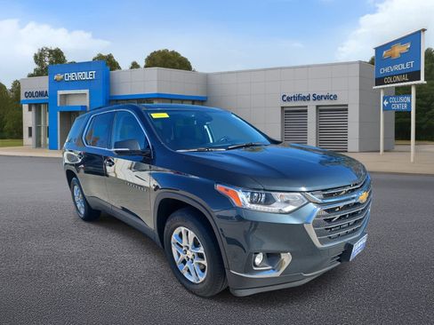 Used 2020 Chevrolet Traverse LT w/ Driver Confidence II Package image 2