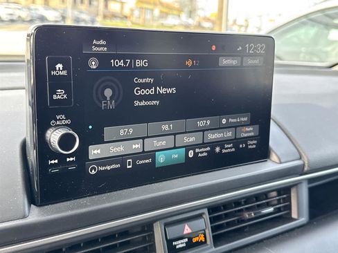 Used 2025 Honda Pilot Touring image 25