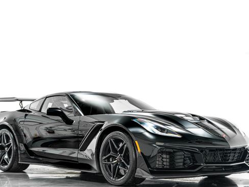 Used 2019 Chevrolet Corvette ZR1 w/ ZTK Track Performance Package image 32