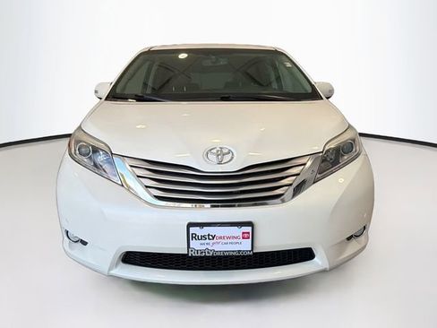 Used 2017 Toyota Sienna Limited Premium AWD/4WD image 2