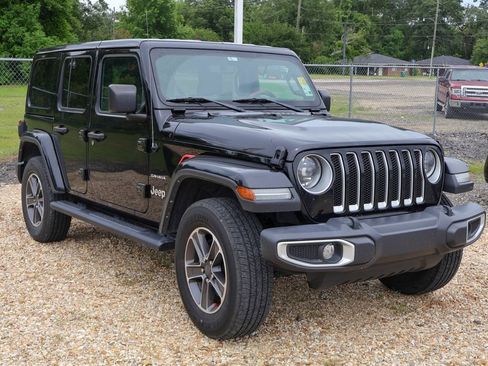 Used 2023 Jeep Wrangler Unlimited Sahara w/ LED Lighting Group AWD/4WD image 4
