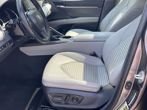 Used 2022 Toyota Camry SE FWD image 10
