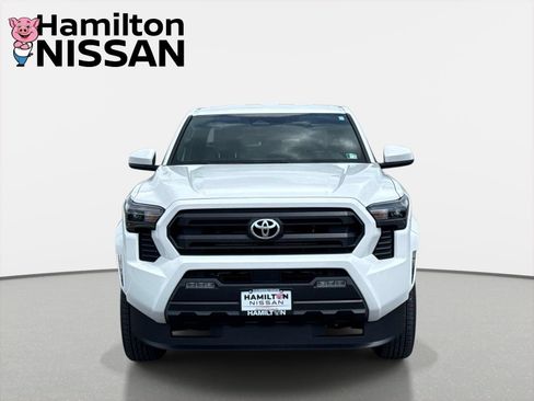 Used 2025 Toyota Tacoma SR5 AWD/4WD image 6