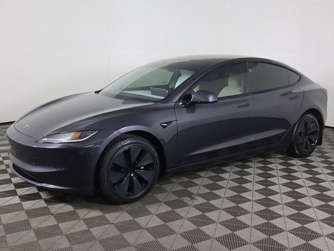 Used 2025 Tesla Model 3 Long Range image 10