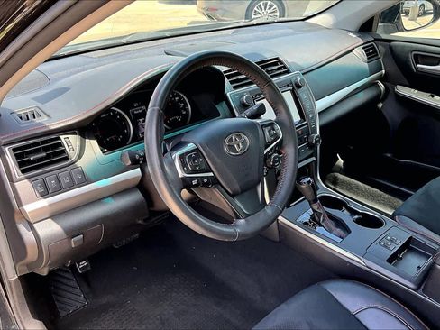 Used 2017 Toyota Camry XSE w/ Moonroof Package FWD image 18