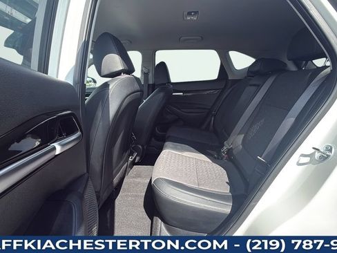 Used 2025 Kia Seltos S AWD/4WD image 35