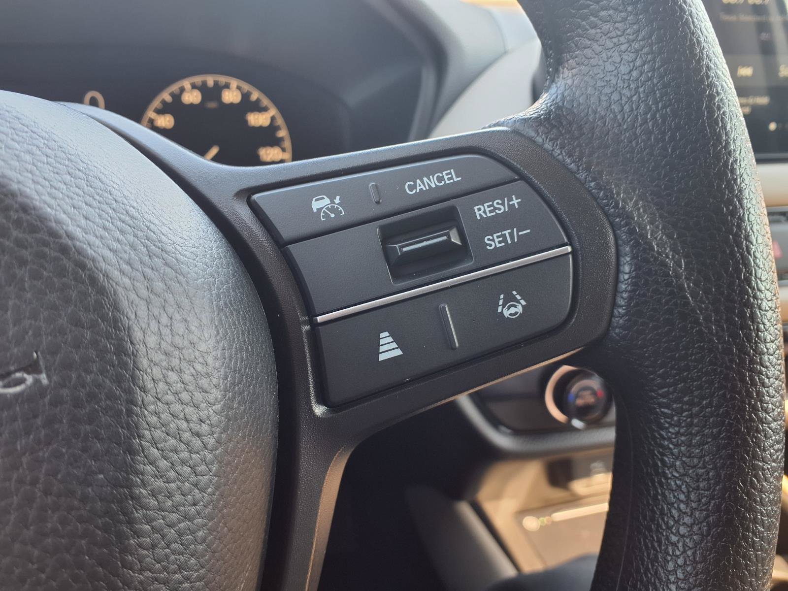 Used 2027 Honda HR-V LX image 16