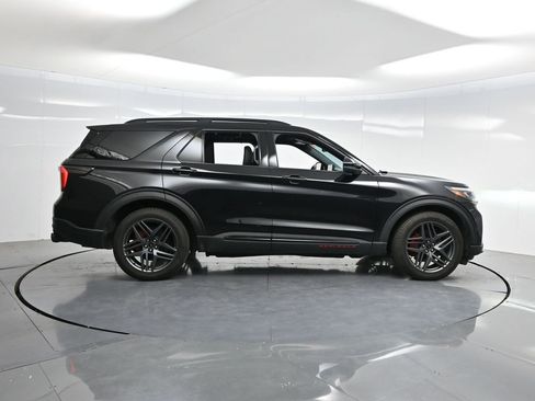 Used 2025 Ford Explorer ST AWD/4WD image 31