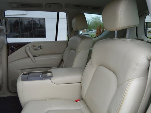 Used 2017 INFINITI QX80 2WD w/ Driver Assistance Package image 20