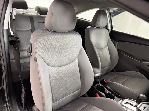 Used 2013 Hyundai Elantra image 18
