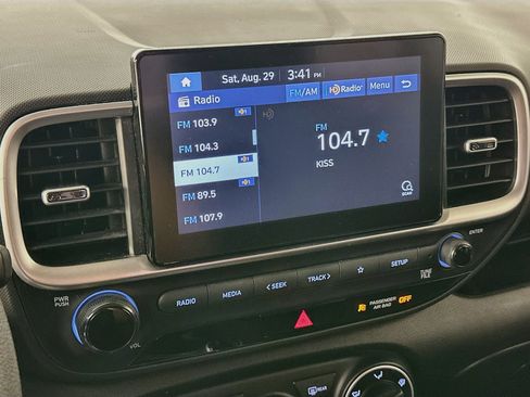 Used 2020 Hyundai Venue SE FWD image 19