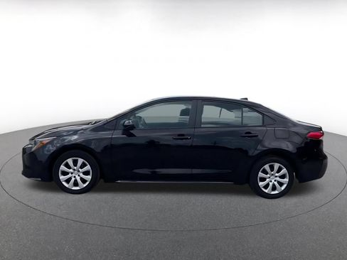 Used 2025 Toyota Corolla LE FWD image 9