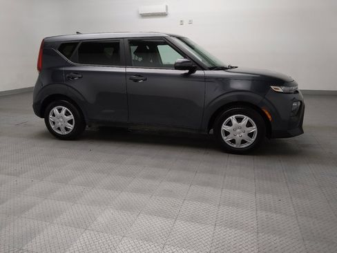 Used 2021 Kia Soul LX image 11