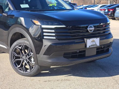 Used 2026 Nissan Kicks SR w/ Cold Weather Package image 2