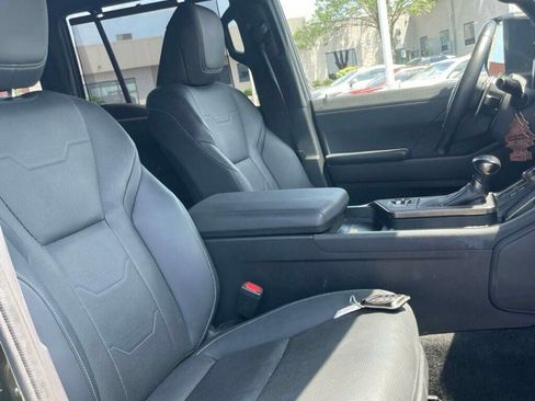 Used 2024 Lexus GX 550 w/ Cold Area Package AWD/4WD image 6