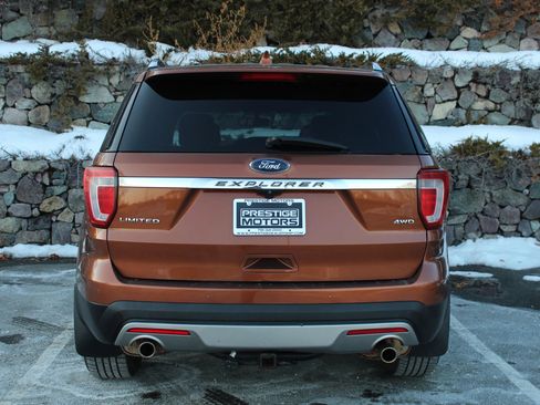 Used 2017 Ford Explorer Limited image 8