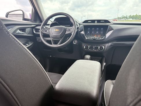 Used 2023 Chevrolet TrailBlazer LT w/ Convenience Package AWD/4WD image 25