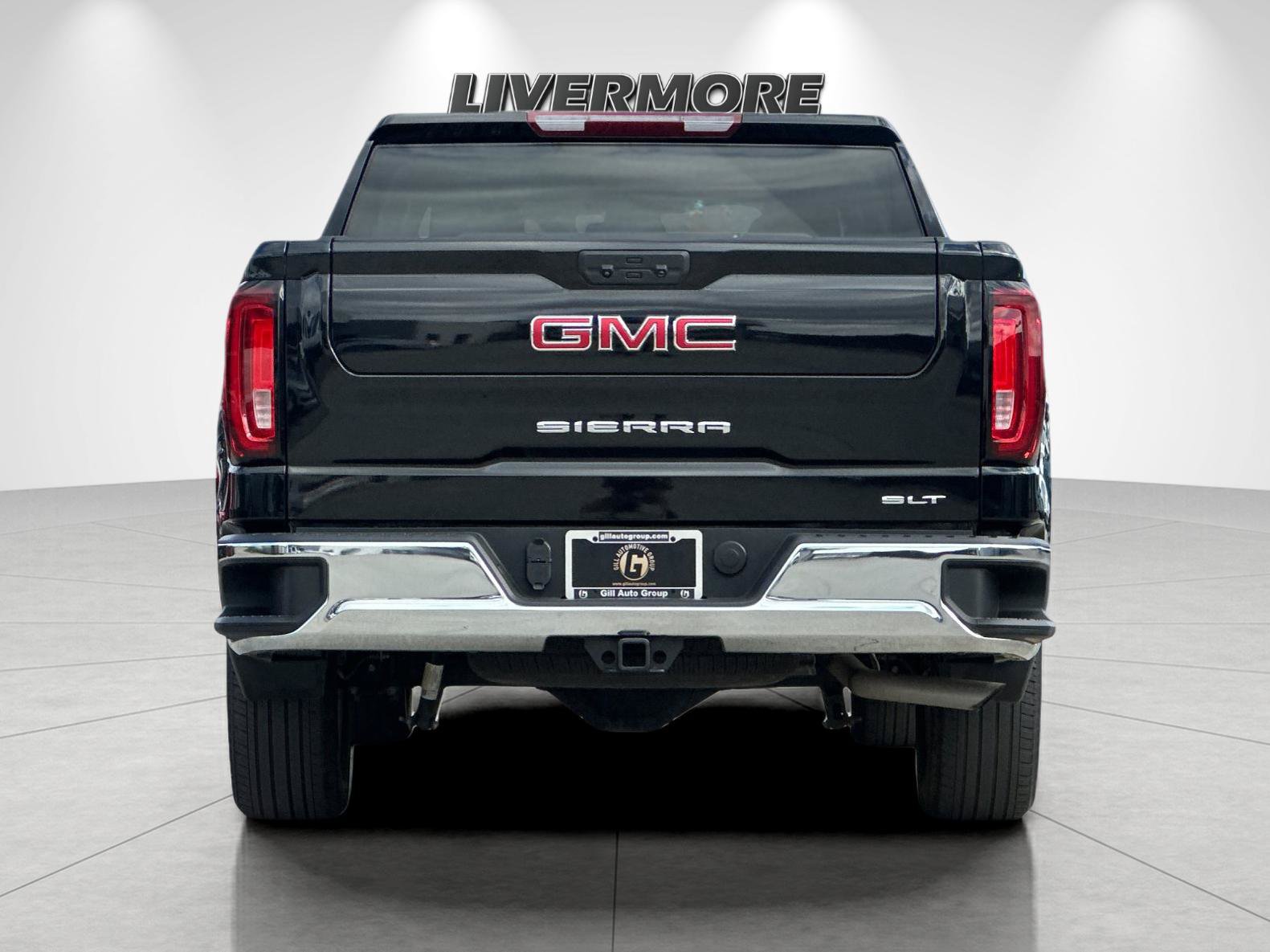 Used 2025 GMC Sierra 1500 SLT AWD/4WD image 4