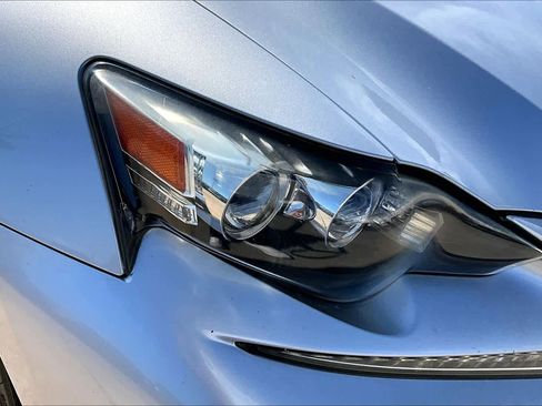 Used 2016 Lexus IS 350 RWD image 28