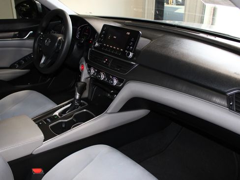 Used 2019 Honda Accord LX image 29