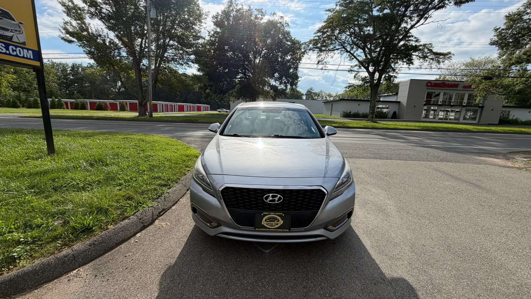 Used 2016 Hyundai Sonata SE FWD image 2