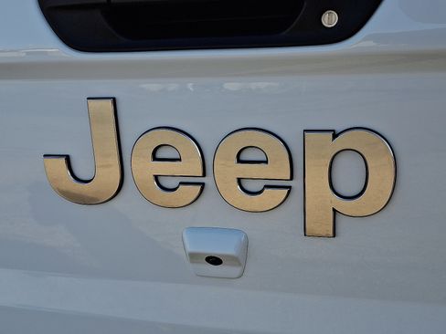 Used 2023 Jeep Gladiator Overland image 28