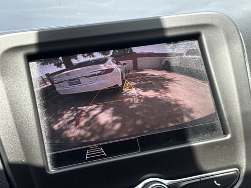 Used 2023 Chevrolet Equinox LS w/ LS Convenience Package FWD image 17