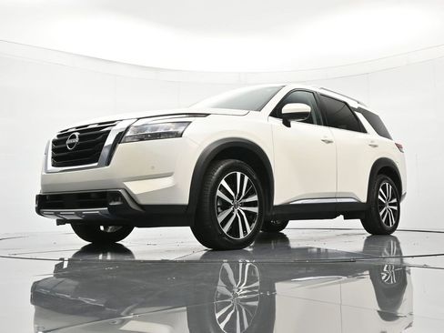Certified 2023 Nissan Pathfinder Platinum image 39