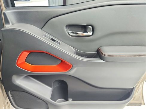 Used 2024 Nissan Frontier Pro-X image 40