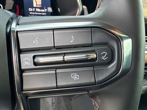 Used 2024 GMC Canyon AT4 image 30