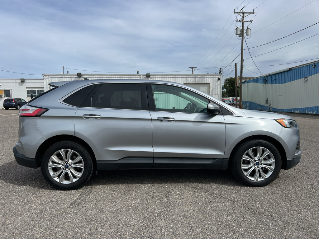 Used 2022 Ford Edge Titanium w/ Equipment Group 301A AWD/4WD image 18