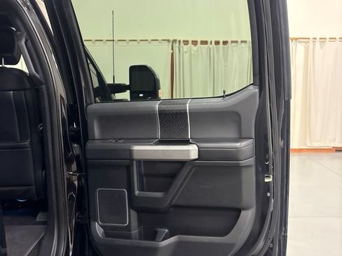 Used 2018 Ford F150 Platinum w/ Equipment Group 701A Luxury AWD/4WD image 31