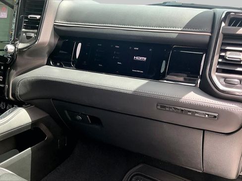 Used 2025 RAM 1500 Limited AWD/4WD image 18