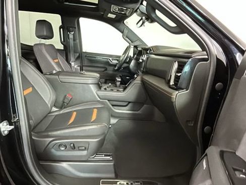 Used 2024 GMC Sierra 1500 AT4 w/ Technology Package AWD/4WD image 30