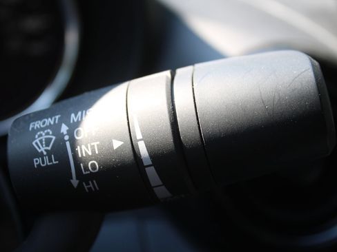 Used 2021 MAZDA MX-5 Miata RF Club RWD image 31