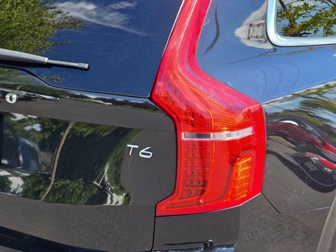 Used 2016 Volvo XC90 T6 Momentum w/ Momentum Plus Package AWD/4WD image 38