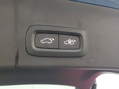 Certified 2024 Volvo XC40 Recharge Core w/ Protection Package Premier image 12