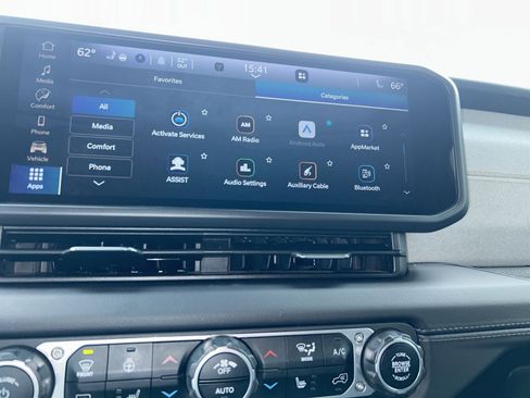 Used 2024 Jeep Wrangler Sahara image 19