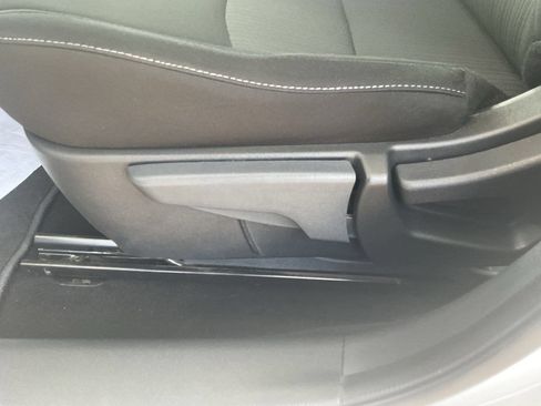 Used 2025 Nissan Sentra SV FWD image 11