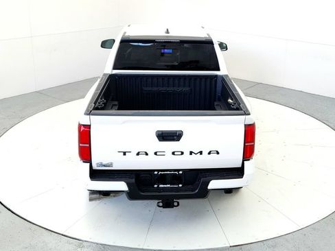 Used 2025 Toyota Tacoma SR5 AWD/4WD image 15
