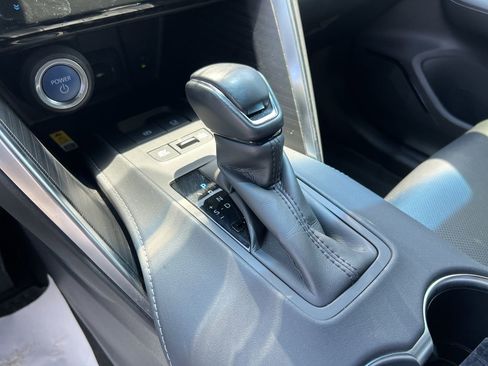 Used 2021 Toyota Venza Limited AWD/4WD image 26