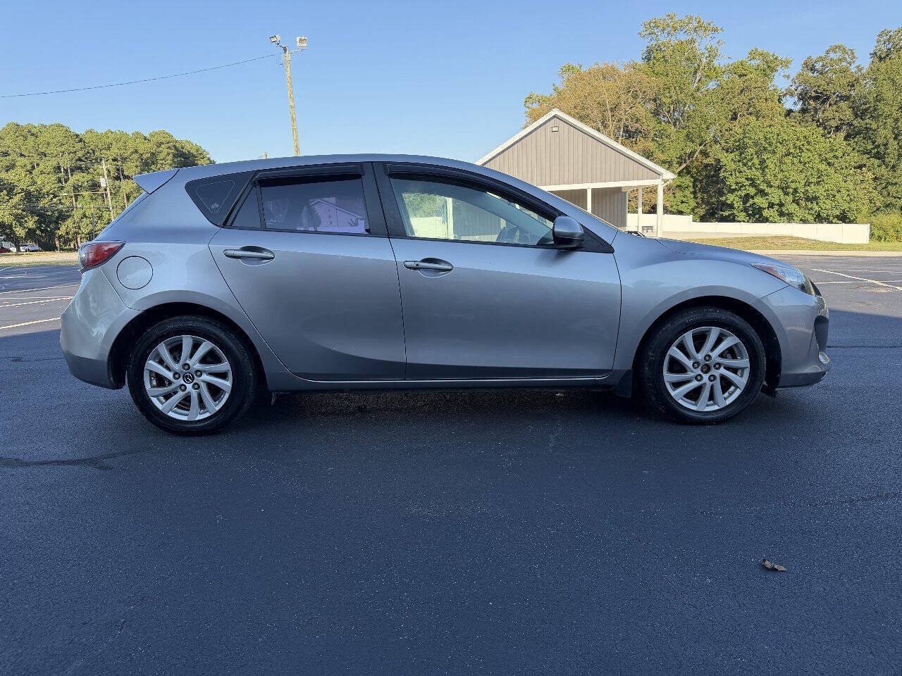 Used 2013 MAZDA MAZDA3 i Touring FWD image 9