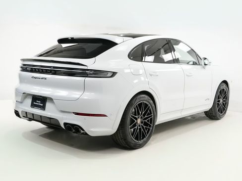 New 2026 Porsche Cayenne GTS AWD/4WD image 10
