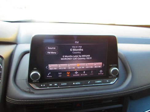 Used 2024 Nissan Rogue S AWD/4WD image 14