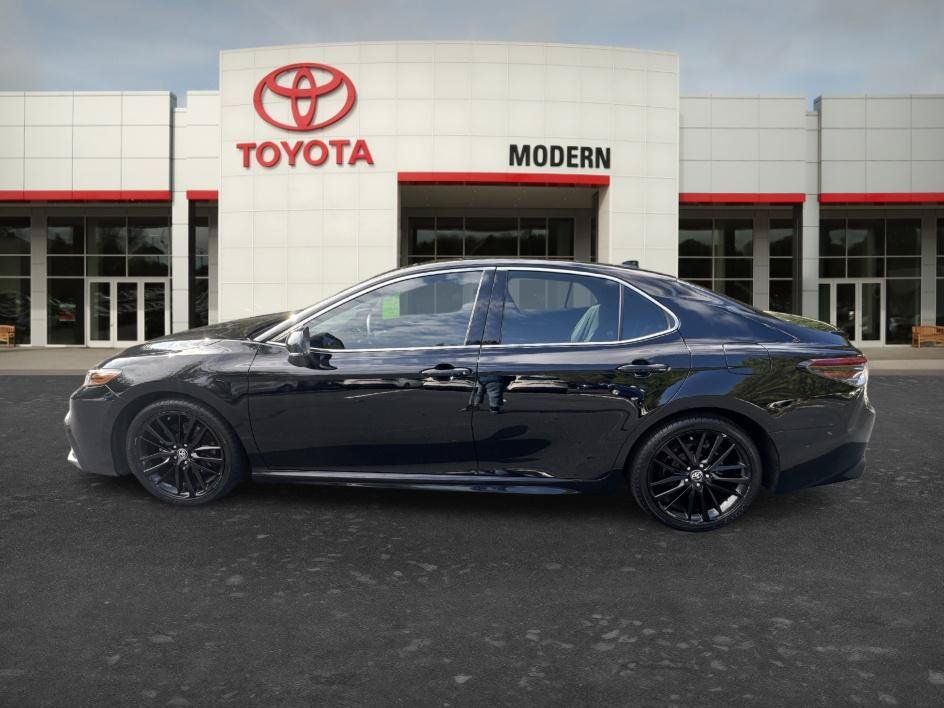 Used 2023 Toyota Camry XSE FWD image 4